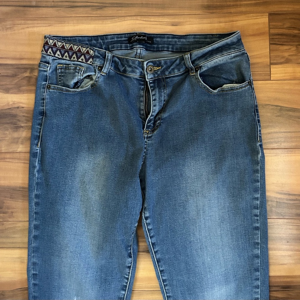 Charlie B Women's Embroidered Southern Western Cuff Jeans Dark Blue Wash Size 32 - Picture 6 of 16
